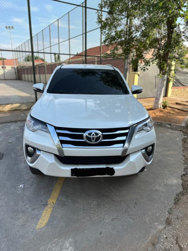 Toyota Fortuner - Image 2